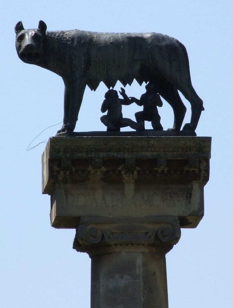 Statuie-lupoaica-Timisoara
